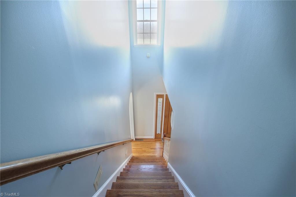 9252 Riverside Road Seagrove, NC 27341 - Photo 21 of 30 2 story foyer