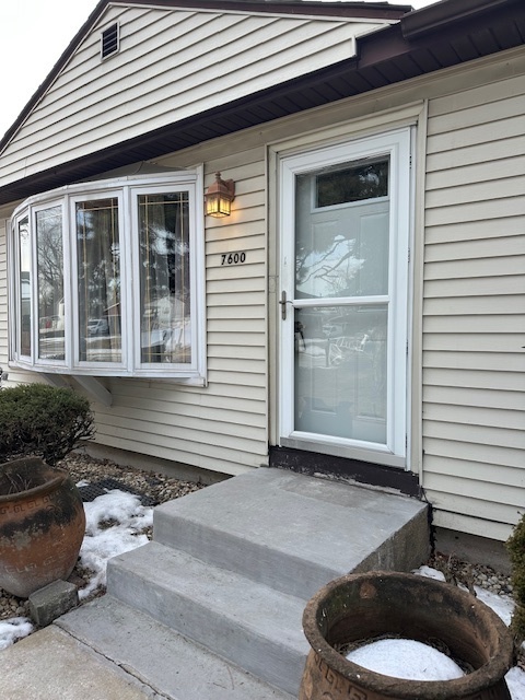 7600 Ferdinand Avenue Bridgeview, IL 60455 - Photo 2 of 27