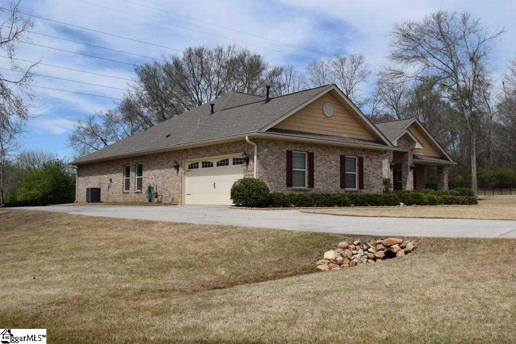 132 Baybrooke Lane Anderson, SC 29621 - Photo 3 of 36