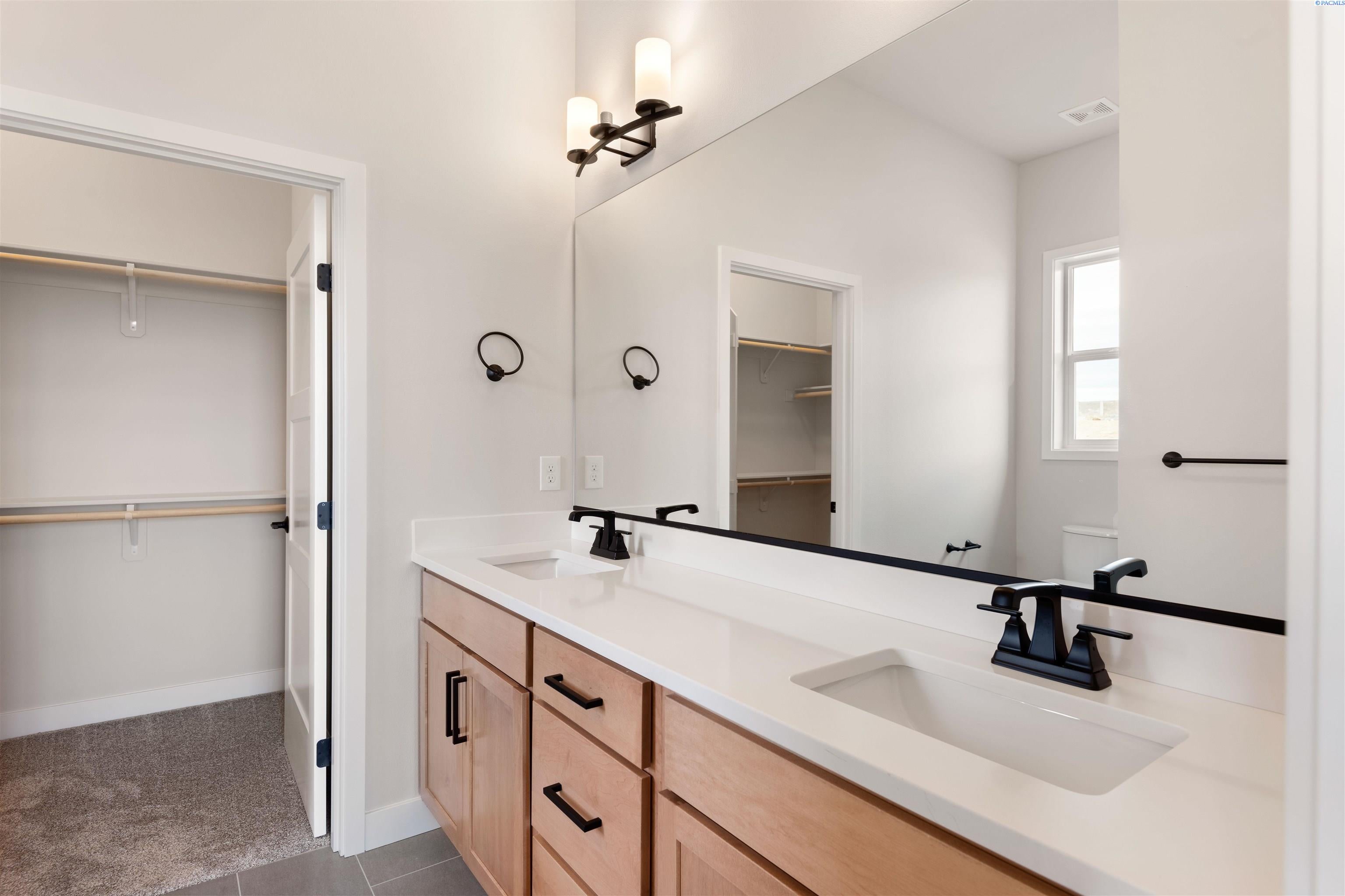 4162 East Clover Road Richland, WA 99352 - Photo 10 of 23 Gallery Image 10