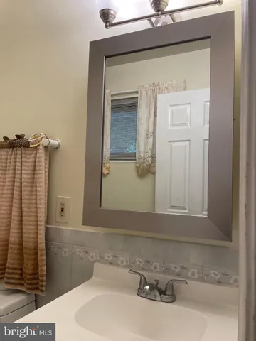 $515,000 | 1006 South Greenthorn Avenue, Sterling, VA 20164