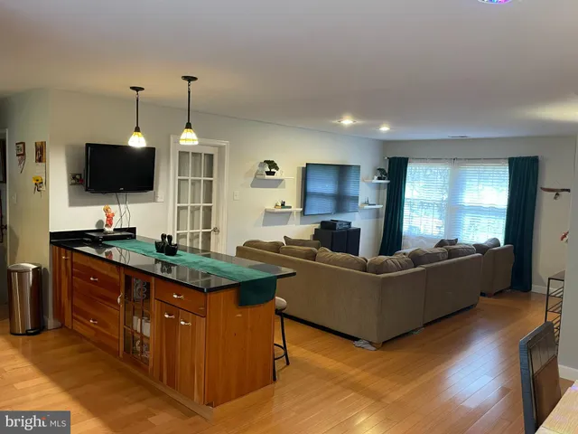 $515,000 | 1006 South Greenthorn Avenue, Sterling, VA 20164