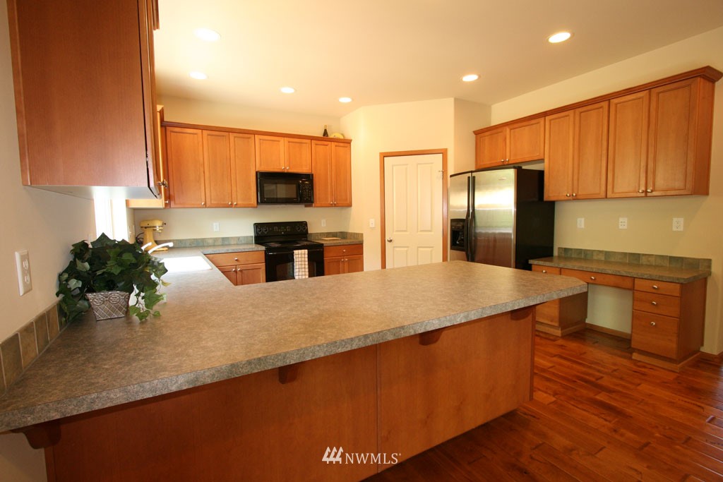 5728 Northeast 1st Place Renton, WA 98059 - Photo 4 of 15 Gallery Image 4