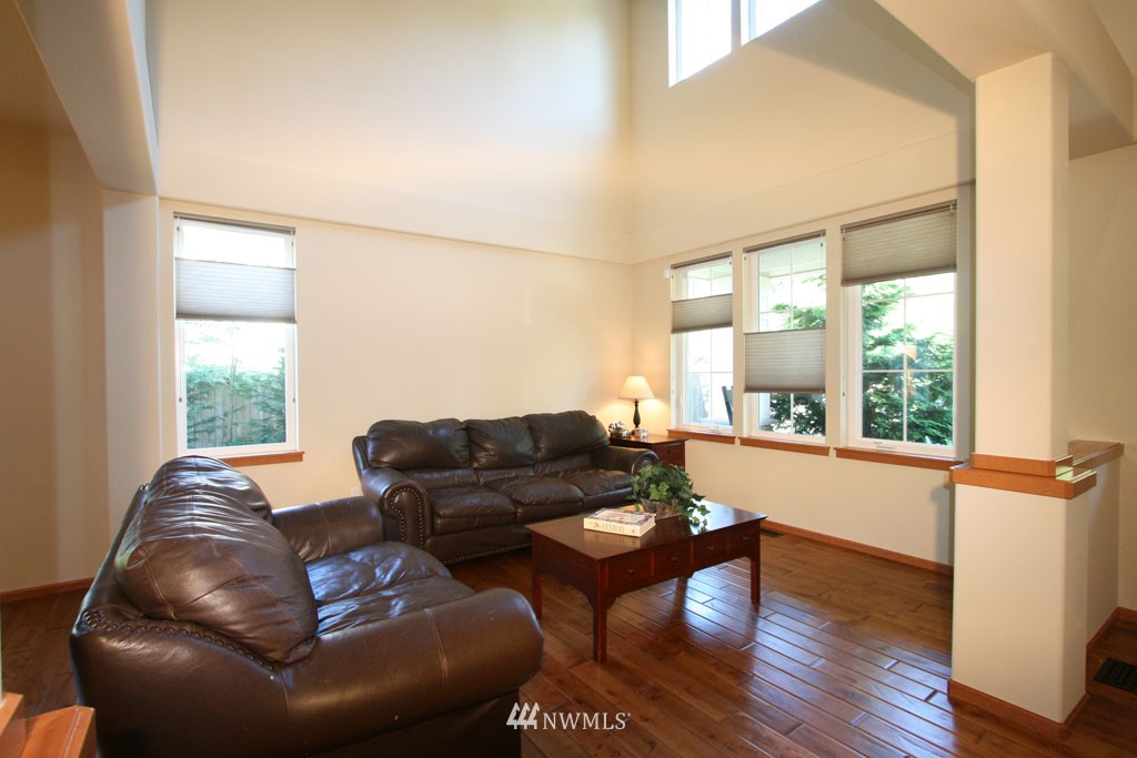 5728 Northeast 1st Place Renton, WA 98059 - Photo 5 of 15 Gallery Image 5