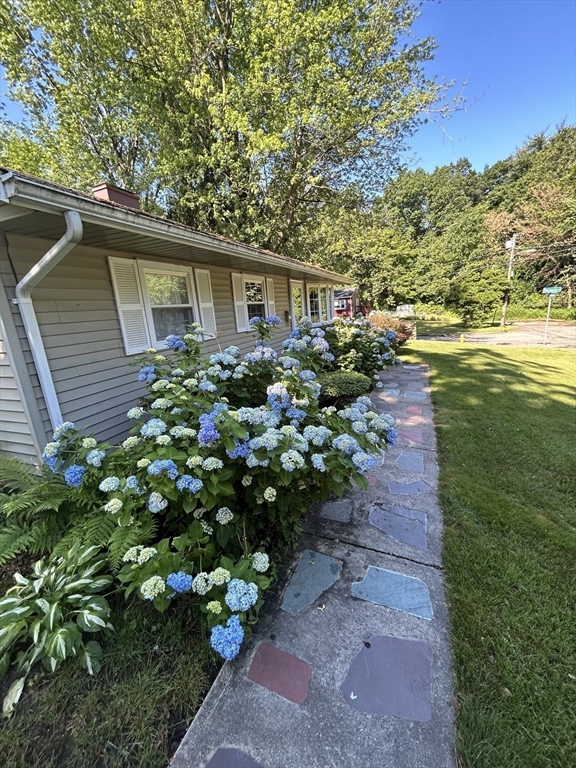 93 Crestmont Street Springfield, MA 01108 - Photo 22 of 22 Gallery Image 22