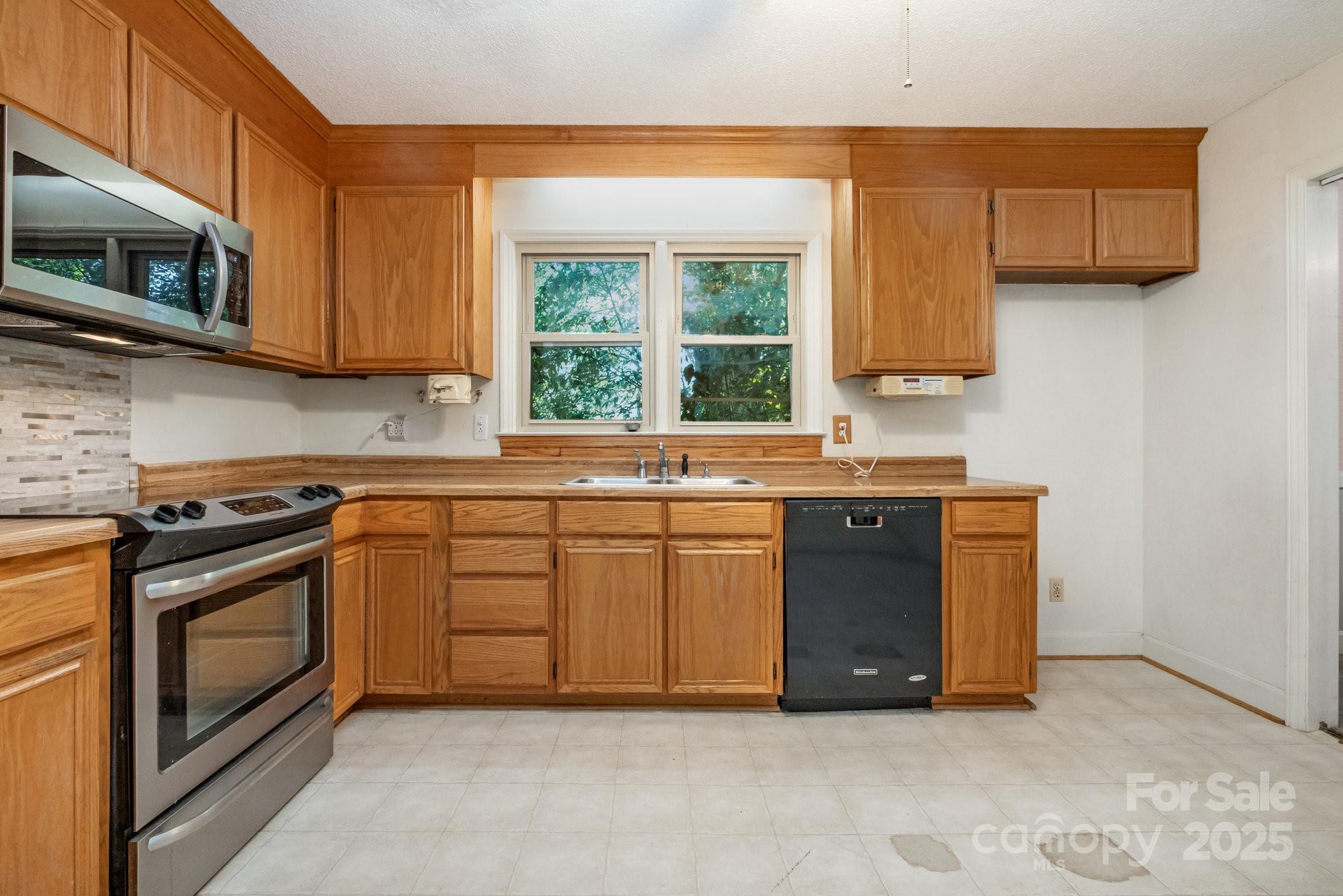 1613 Dixon Road Gastonia, NC 28054 - Photo 12 of 33