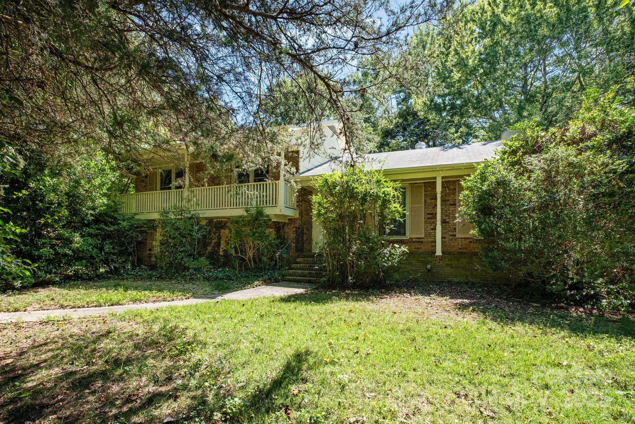 1613 Dixon Road Gastonia, NC 28054 - Photo 3 of 33