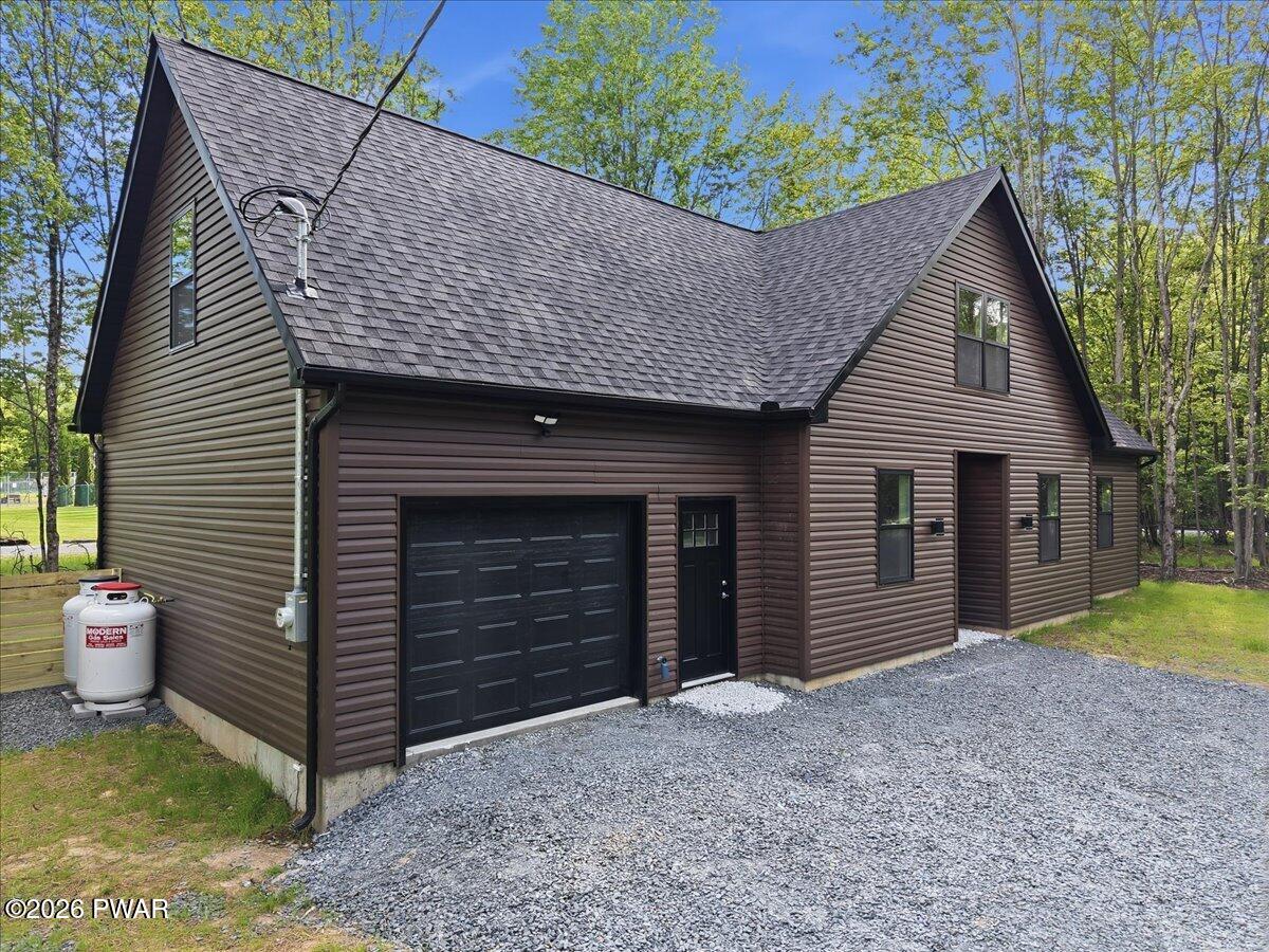 6 Raccoon Circle Lake Ariel, PA 18436 - Photo 4 of 96