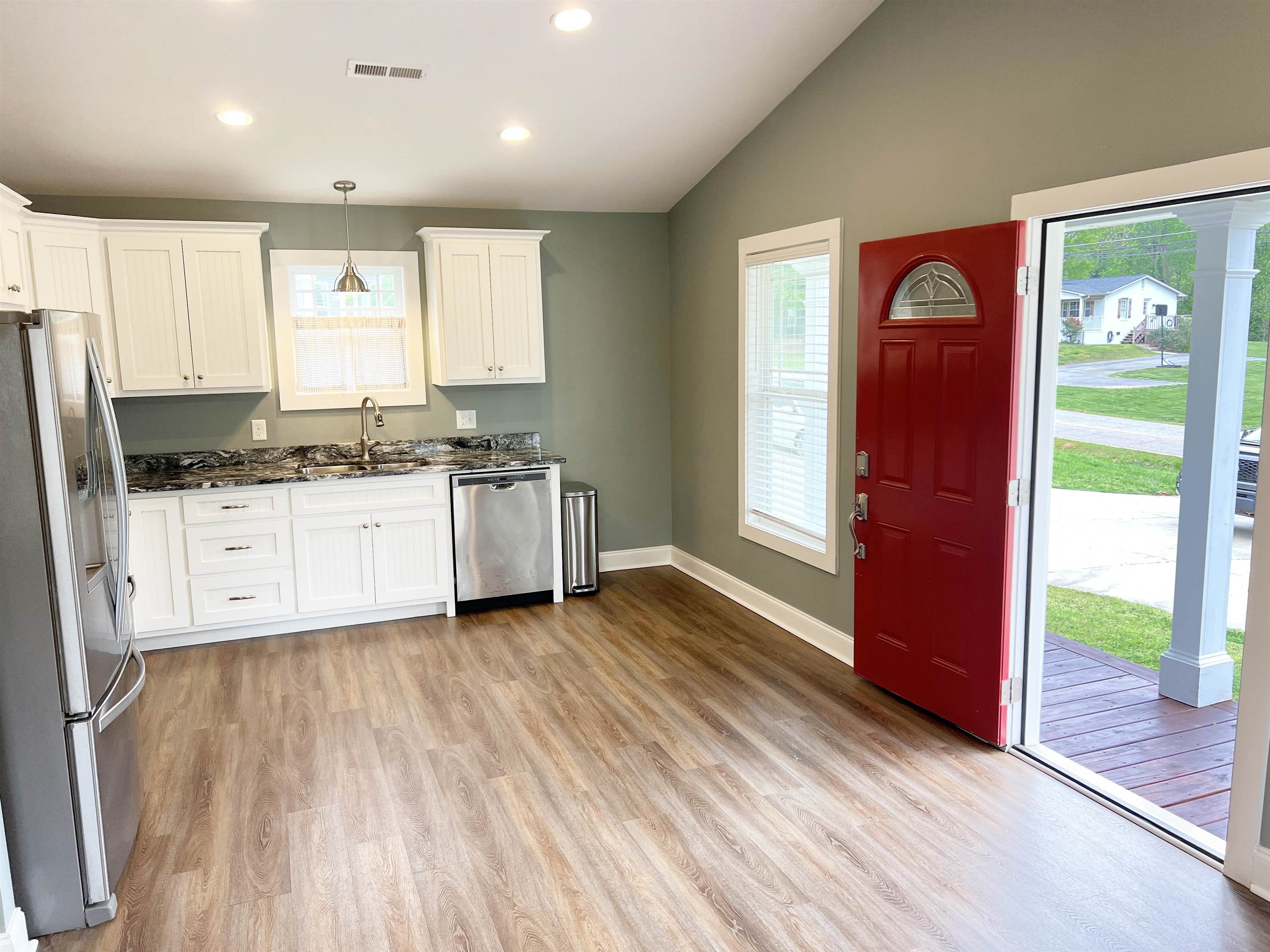 528 South Shamrock Avenue Landrum, SC 29356 - Photo 2 of 16