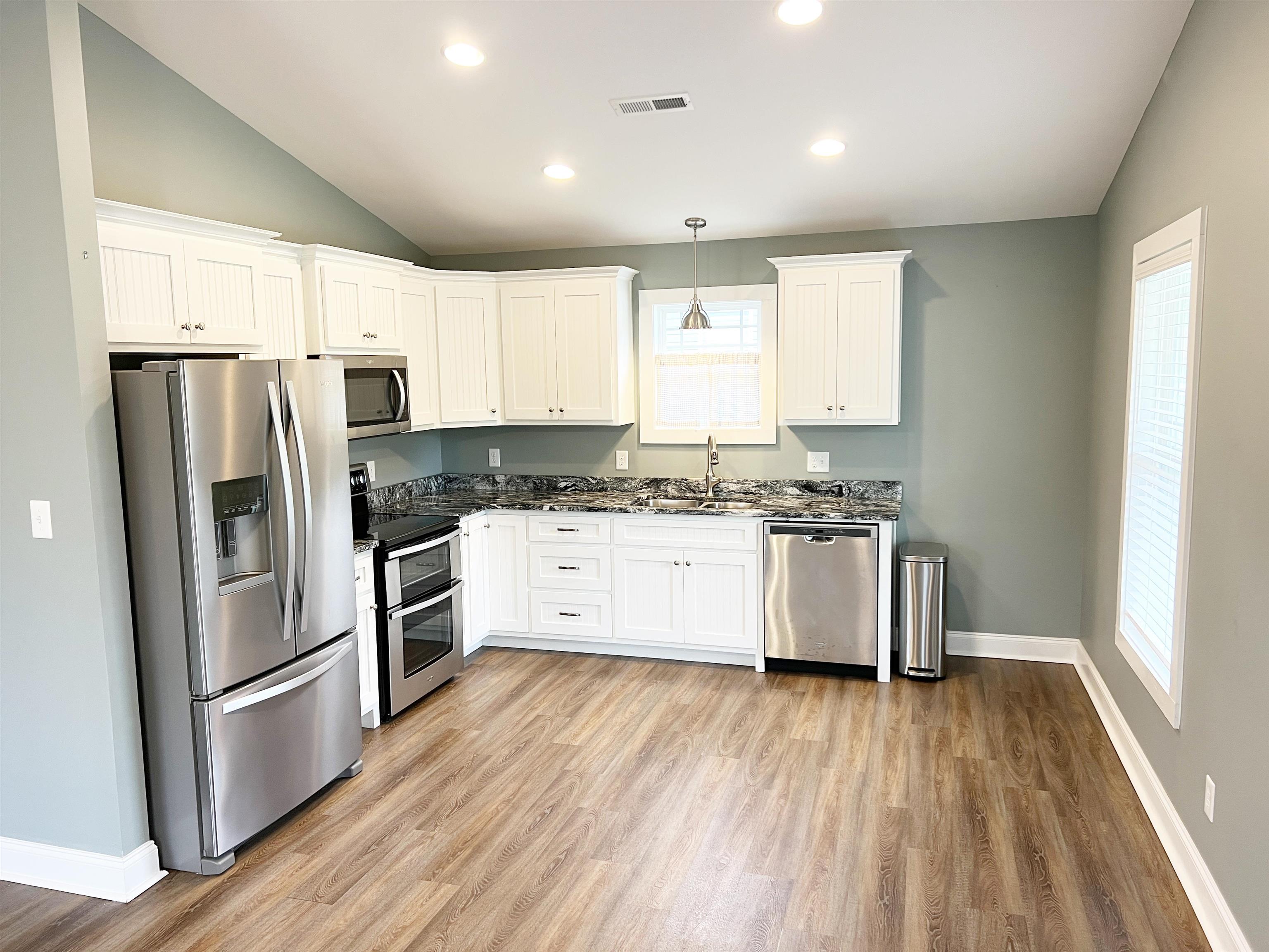 528 South Shamrock Avenue Landrum, SC 29356 - Photo 3 of 16