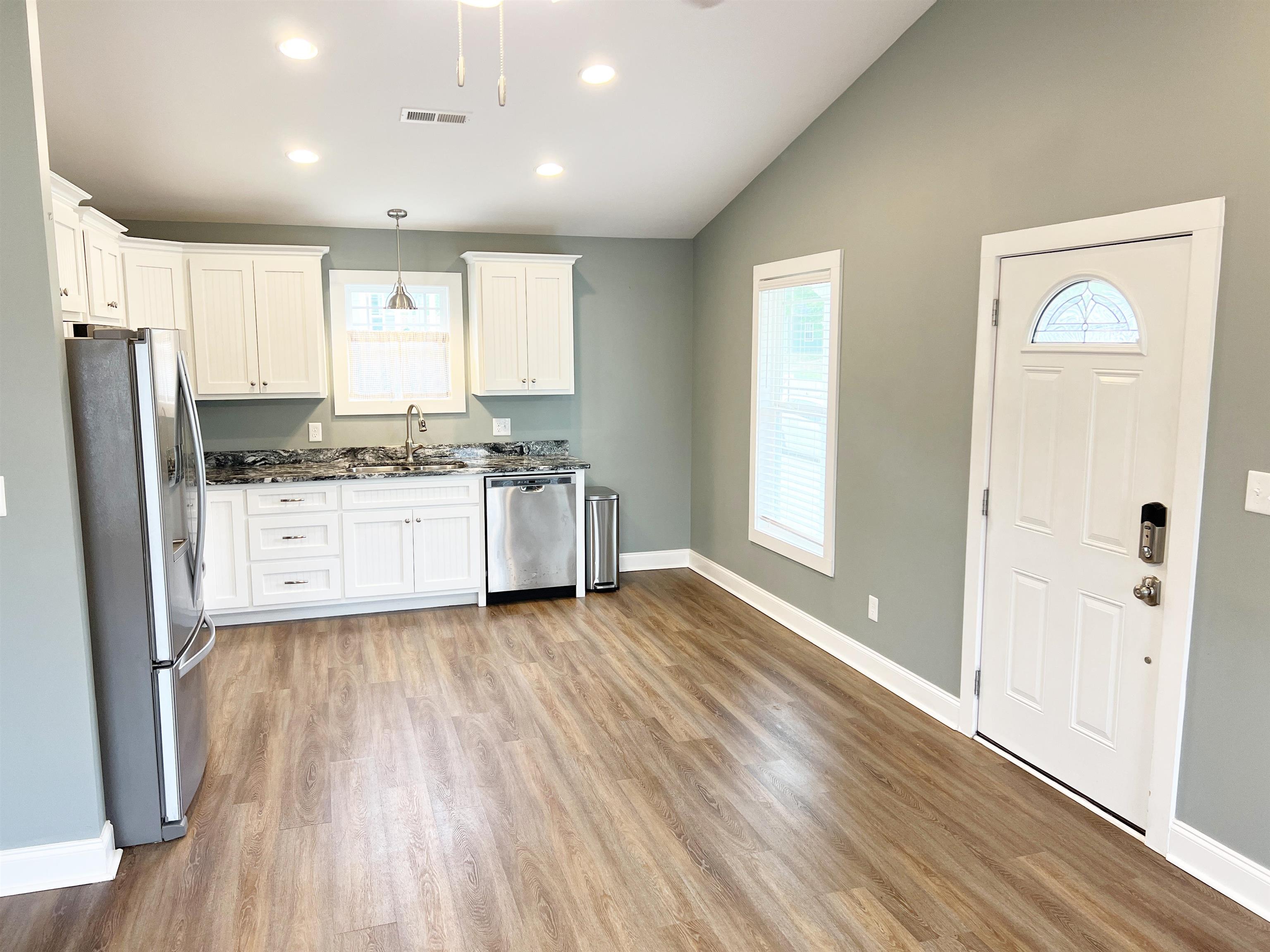 528 South Shamrock Avenue Landrum, SC 29356 - Photo 4 of 16
