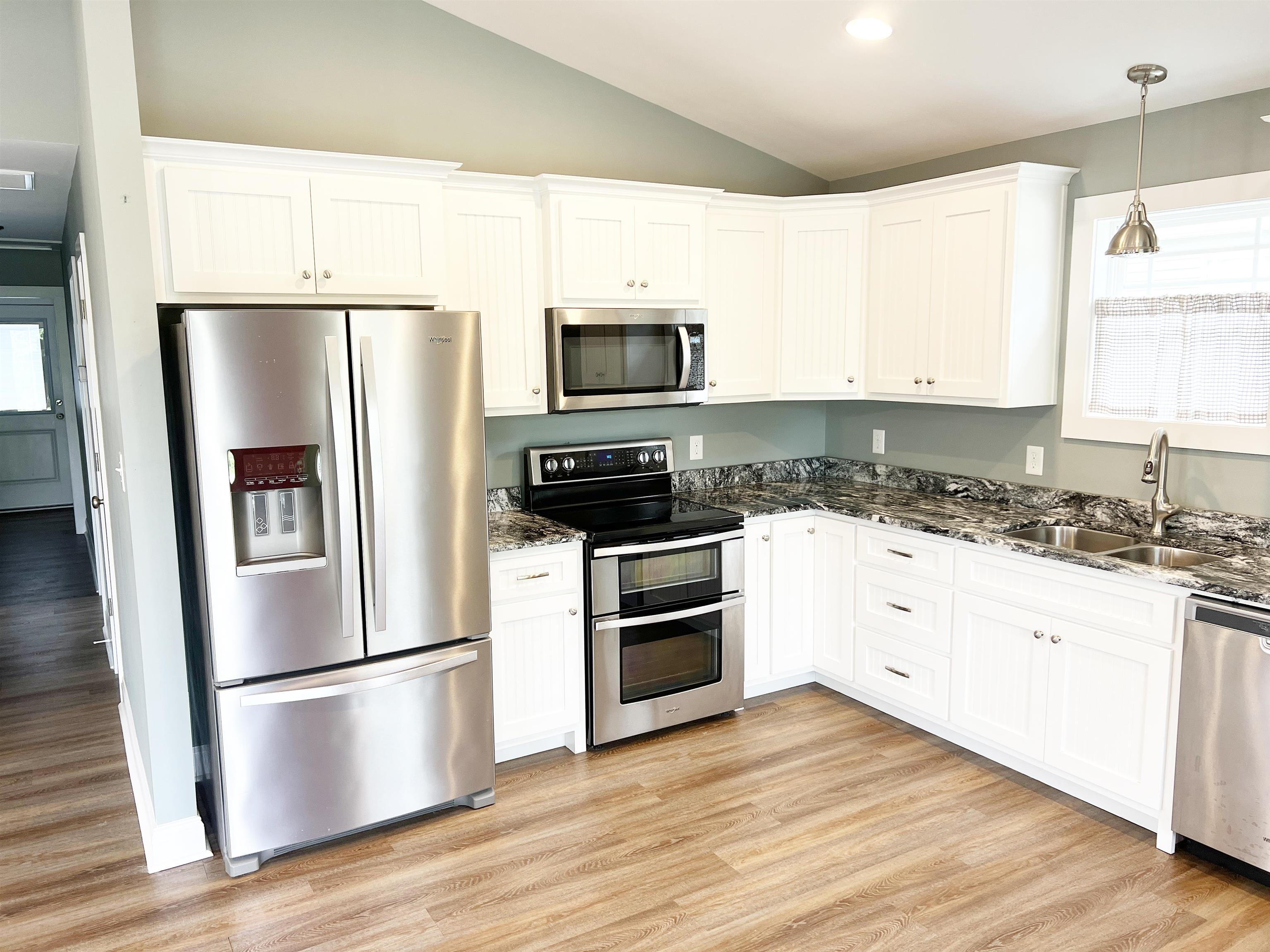 528 South Shamrock Avenue Landrum, SC 29356 - Photo 5 of 16