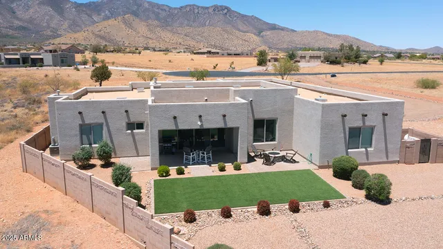 $699,999 | 8867 South Welsh Place, Hereford, AZ 85615