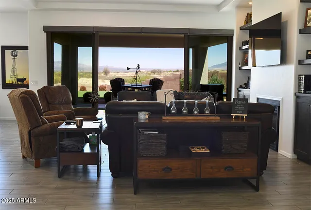 $699,999 | 8867 South Welsh Place, Hereford, AZ 85615