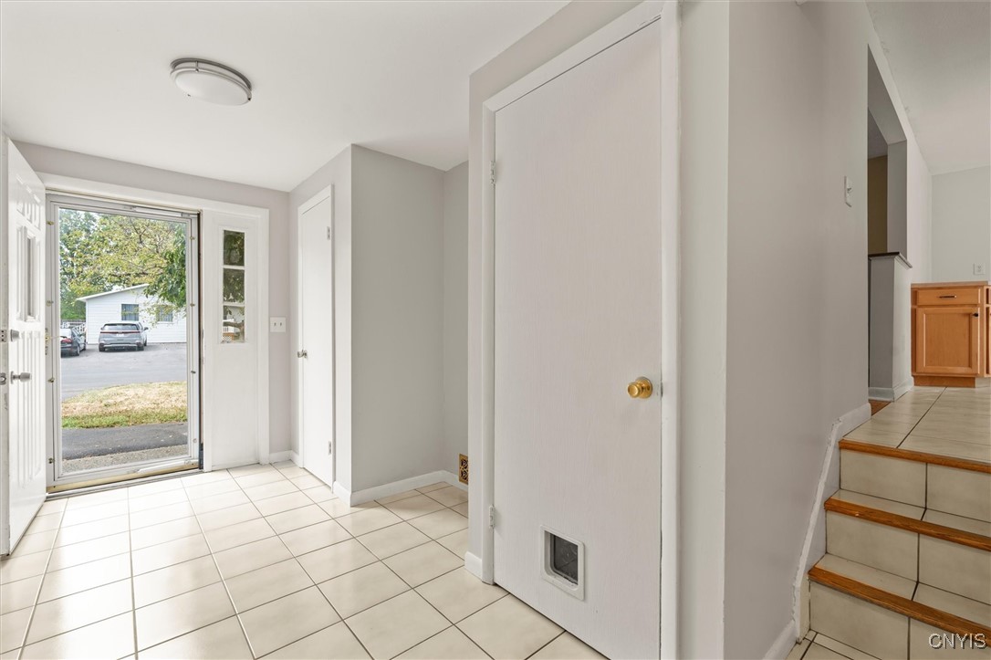 211 Windebank Lane Manlius, NY 13116 - Photo 5 of 42