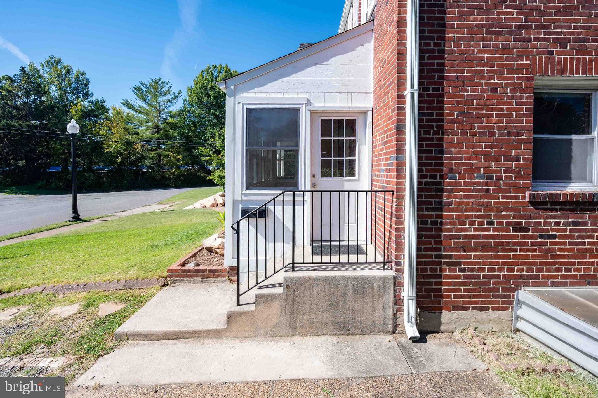 3713 1st Road South Arlington, VA 22204 - Photo 5 of 58 Gallery Image 5