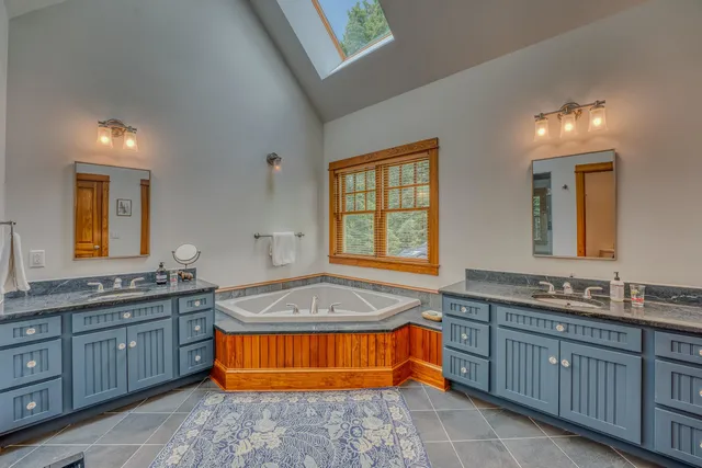 $2,290,000 | 185 Notchway Drive, Franconia, NH 03580