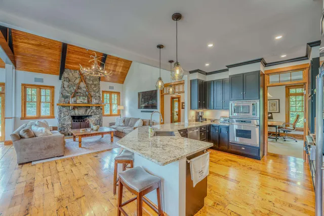 $2,290,000 | 185 Notchway Drive, Franconia, NH 03580