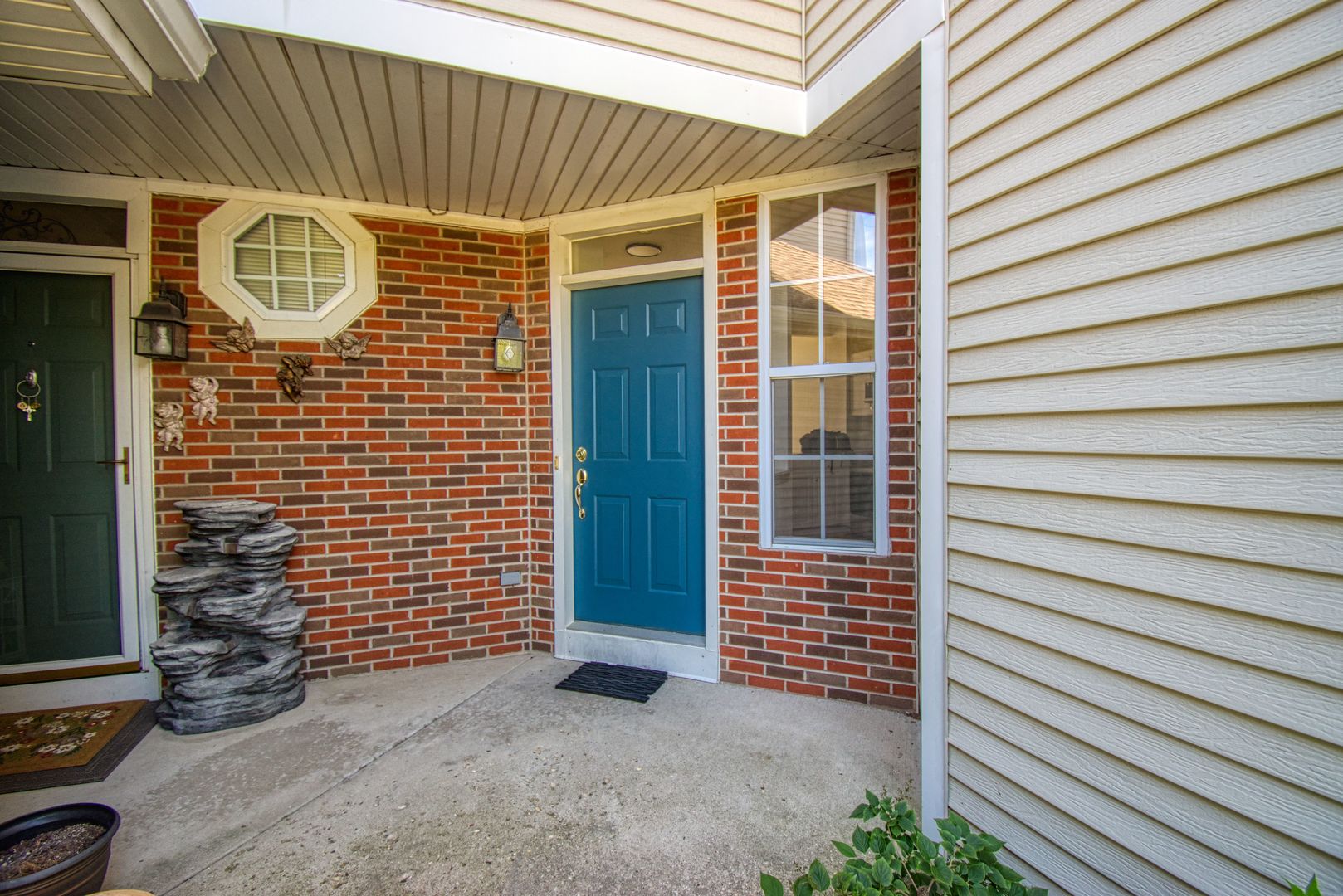 5564 Elizabeth Place Rolling Meadows, IL 60008 - Photo 2 of 21