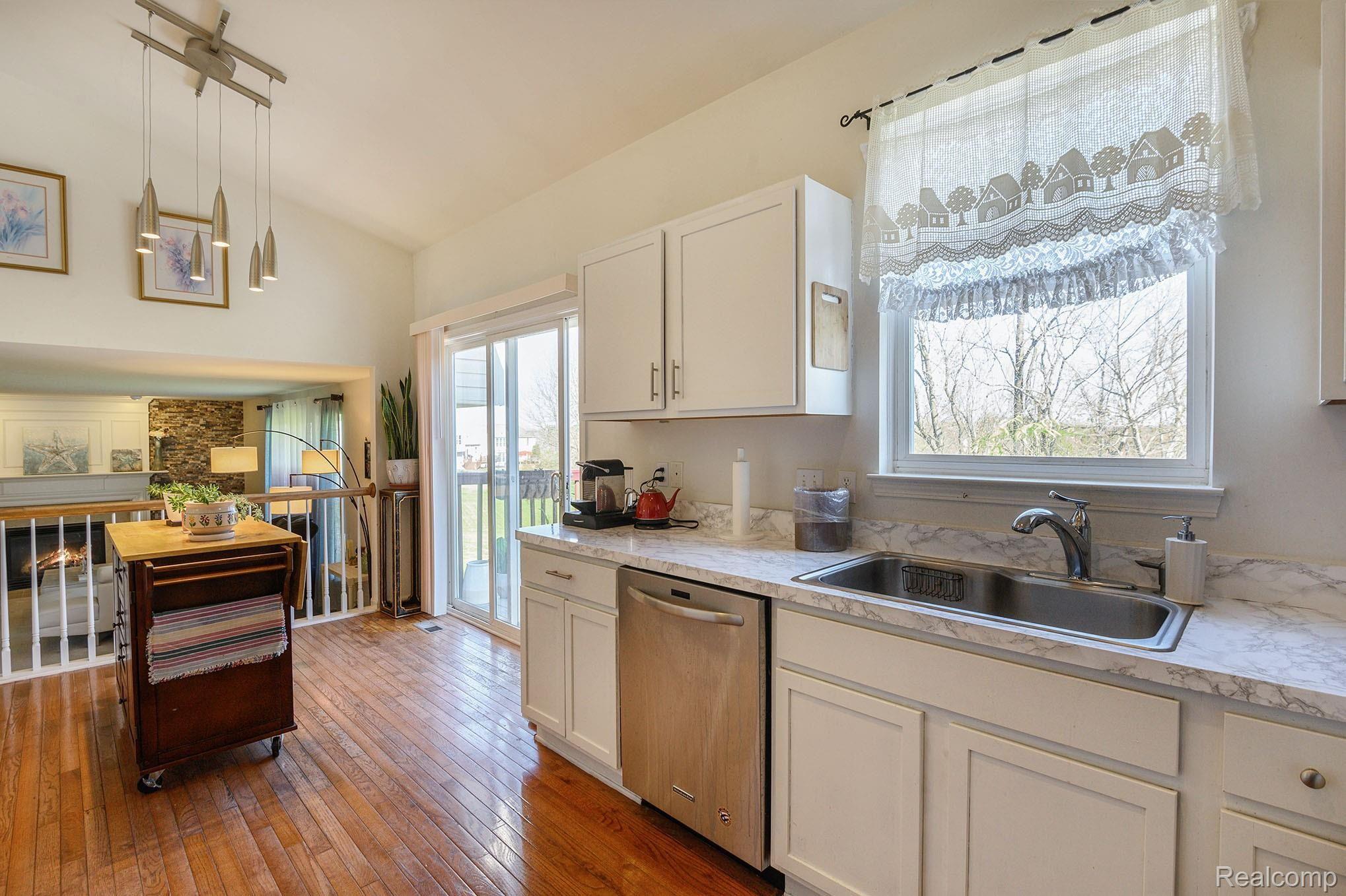 436 Otter Run Road Holly, MI 48442 - Photo 8 of 22 CNG_9532.jpg