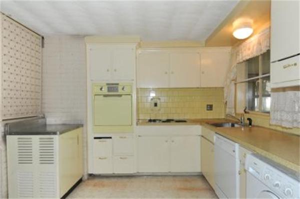 24 Doris Road Framingham, MA 01701 - Photo 3 of 7