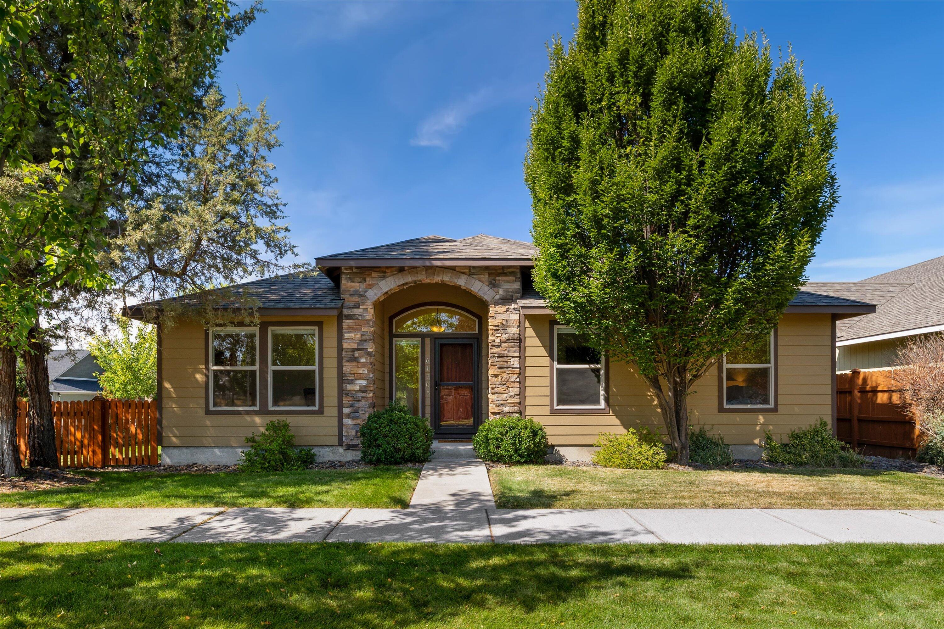 61705 Rigel Way Bend, OR 97702 - Photo 1 of 40 01-20250904 JILL ROSELL-30