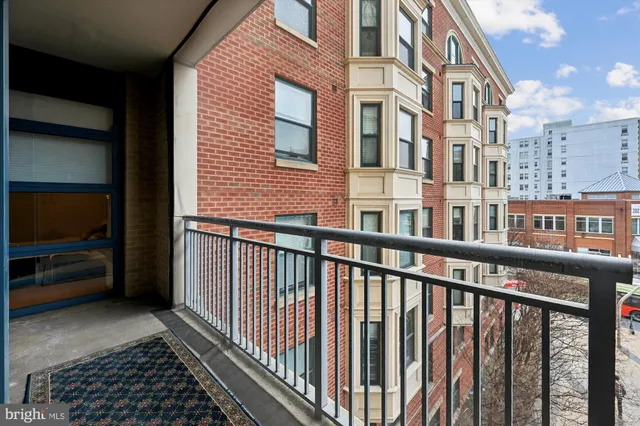 $425,000 | 1390 Kenyon Street Northwest, Unit 416, Washington, DC 20010