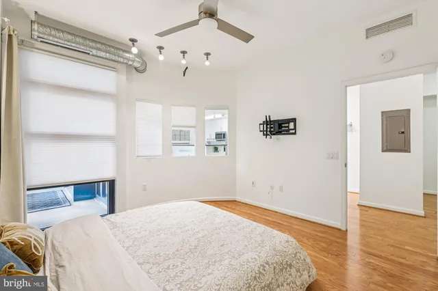 $425,000 | 1390 Kenyon Street Northwest, Unit 416, Washington, DC 20010