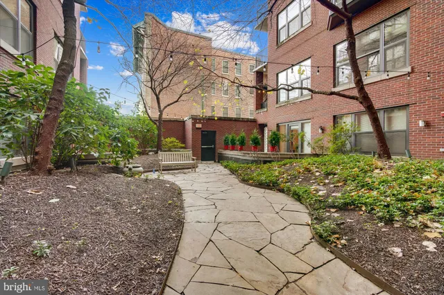 $425,000 | 1390 Kenyon Street Northwest, Unit 416, Washington, DC 20010