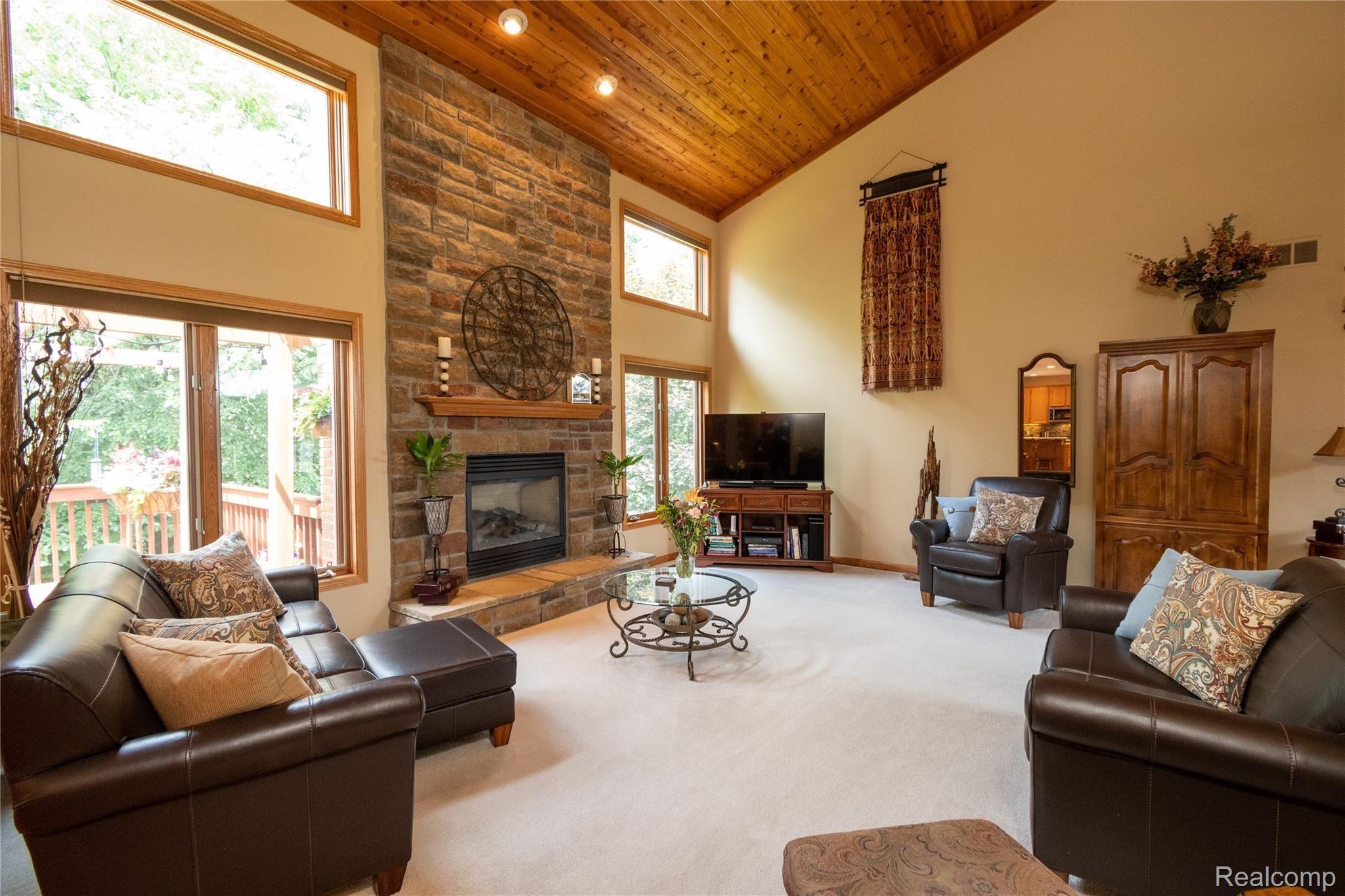9449 Quail Ridge Run Brighton, MI 48114 - Photo 25 of 71 DSC_0819.jpg
