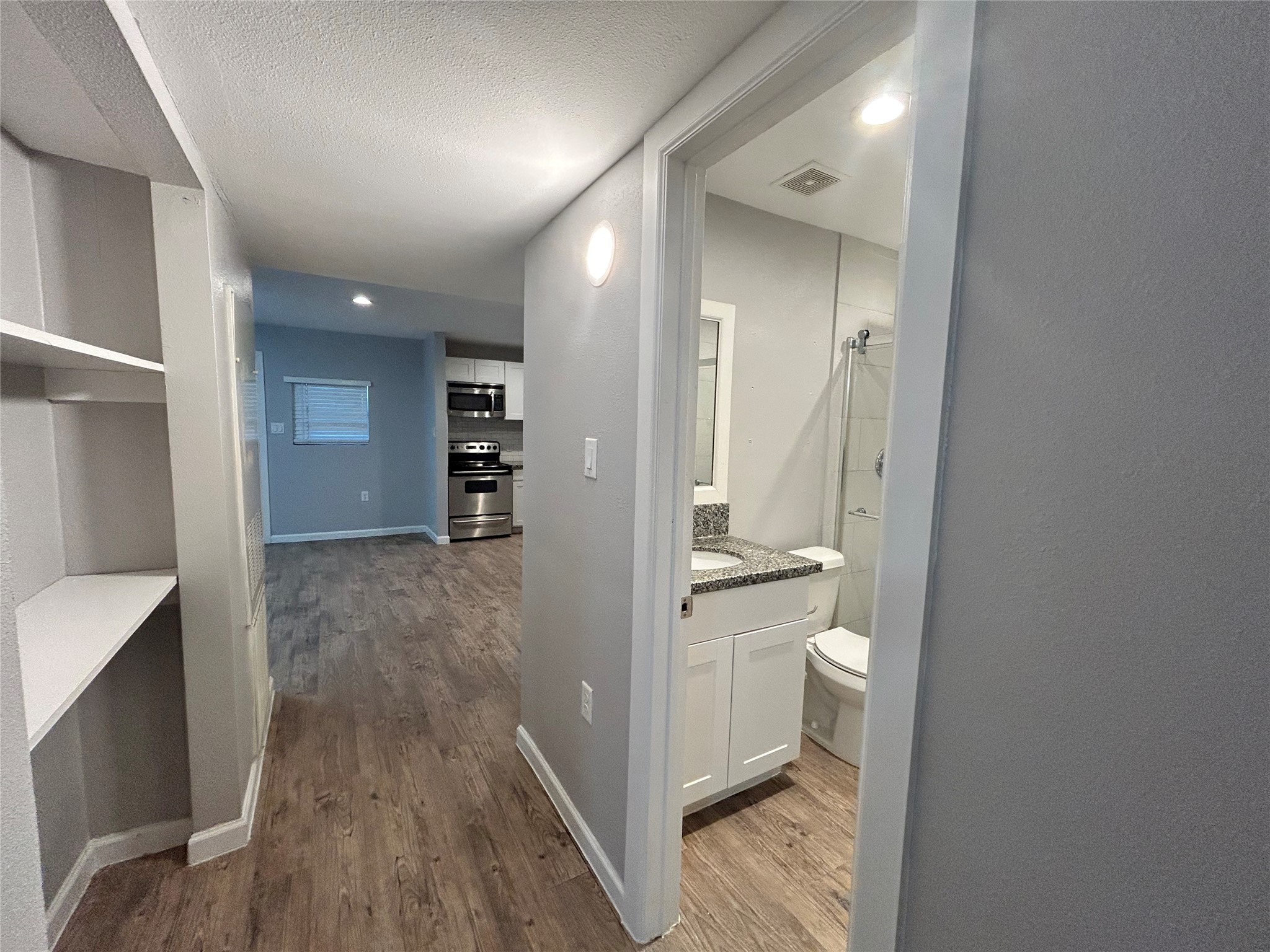 2810 Beauchamp Street, Unit 19 Houston, TX 77009 - Photo 13 of 21 a view of bathroom