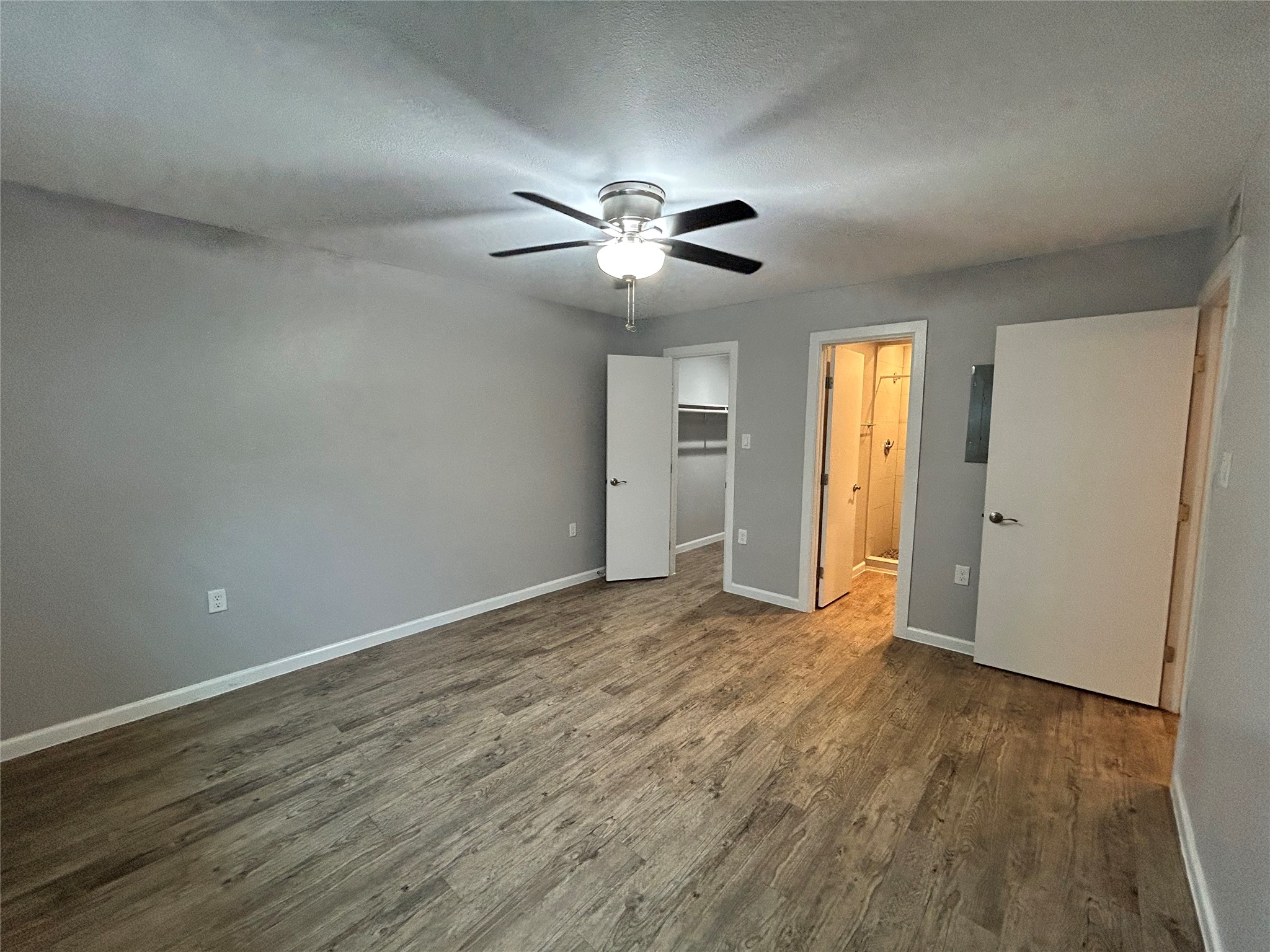 2810 Beauchamp Street, Unit 19 Houston, TX 77009 - Photo 16 of 21 wooden floor in an empty room