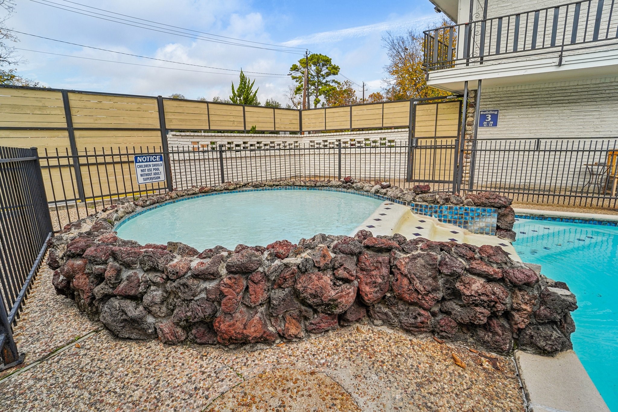 2810 Beauchamp Street, Unit 19 Houston, TX 77009 - Photo 6 of 21 a view of a backyard