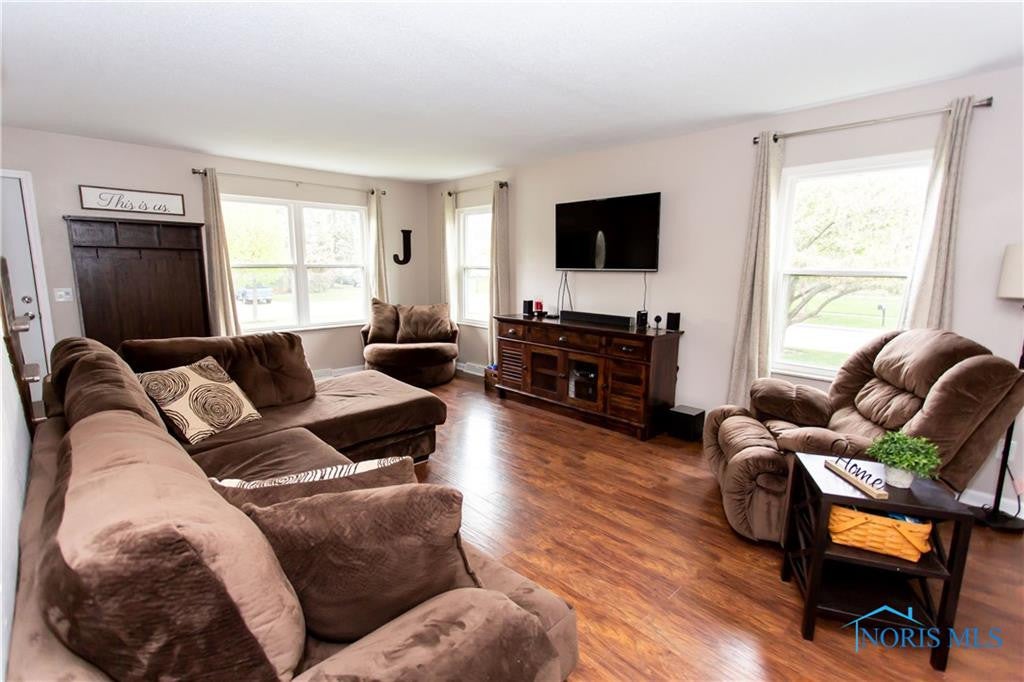 1701 Cass Road Maumee, OH 43537 - Photo 3 of 41 Gallery Image 3
