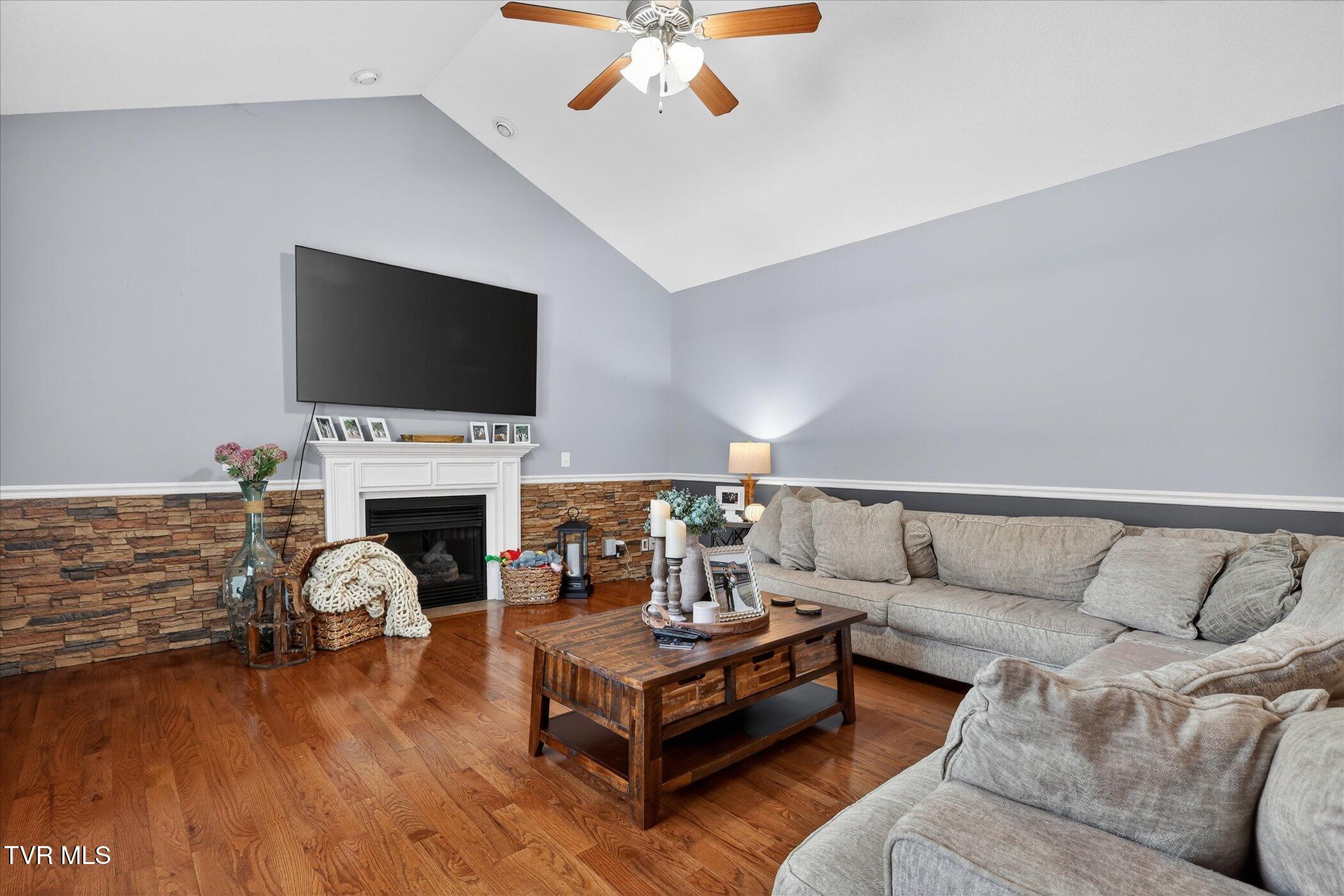 512 Cameron Court Jonesborough, TN 37659 - Photo 4 of 48 08-512-Cameron-Ct-Jonesborough-TN-37659-