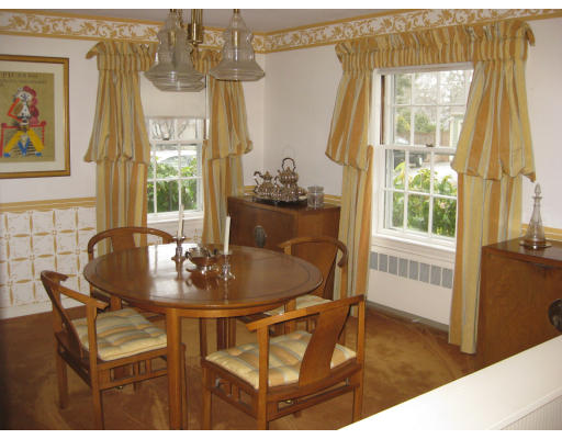 22 Carlton Road Marblehead, MA 01945 - Photo 3 of 11
