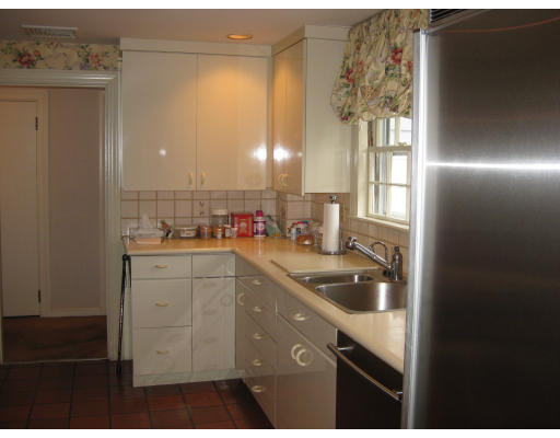 22 Carlton Road Marblehead, MA 01945 - Photo 6 of 11