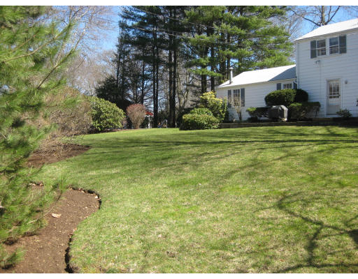 22 Carlton Road Marblehead, MA 01945 - Photo 9 of 11