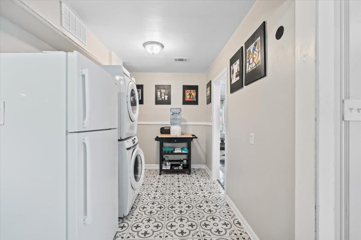 1049 McEvers Road Memphis, TN 38111 - Photo 22 of 28 a walk in closet with wooden floor