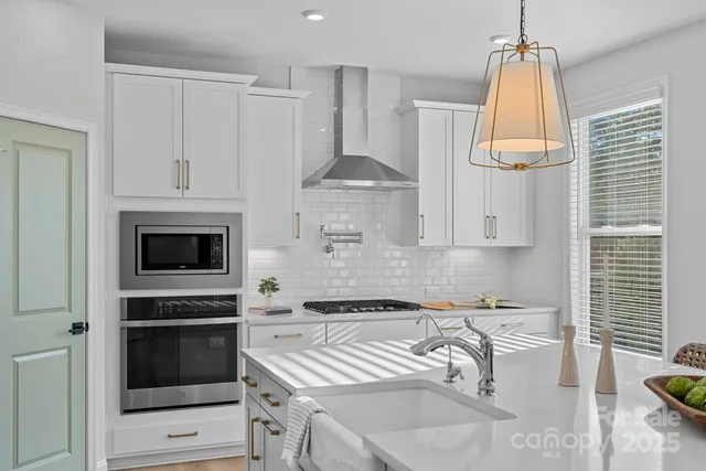 $715,000 | 2253 Masons Bend Drive, Fort Mill, SC 29708