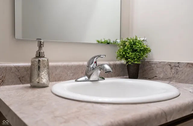 $250,000 | 10803 Penwell Way, Indianapolis, IN 46235