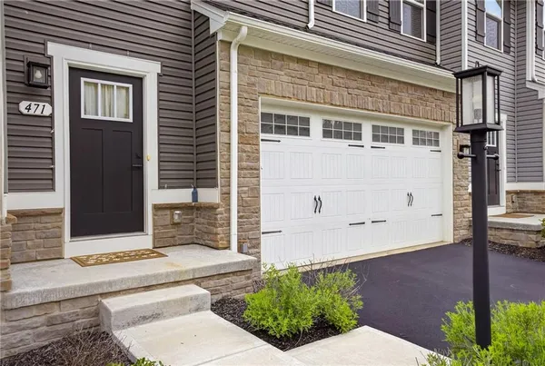 $400,000 | 471 Dogwood Lane, McDonald, PA 15057