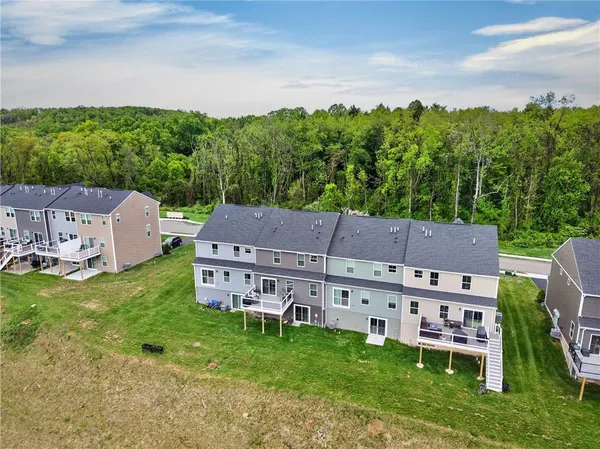 $400,000 | 471 Dogwood Lane, McDonald, PA 15057