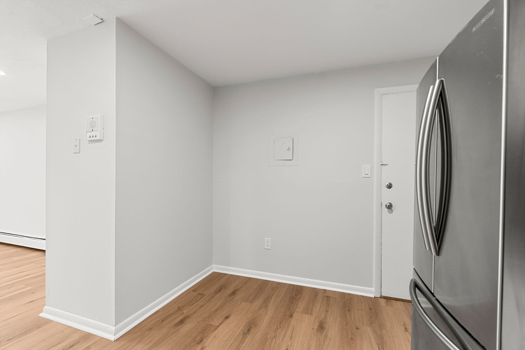 81 High Street, Unit 9 Amesbury, MA 01913 - Photo 4 of 31