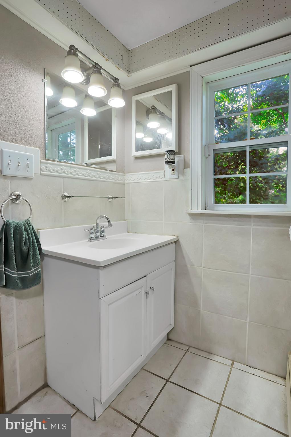 8802 Mapleville Road Mount Airy, MD 21771 - Photo 16 of 31 Full Bath