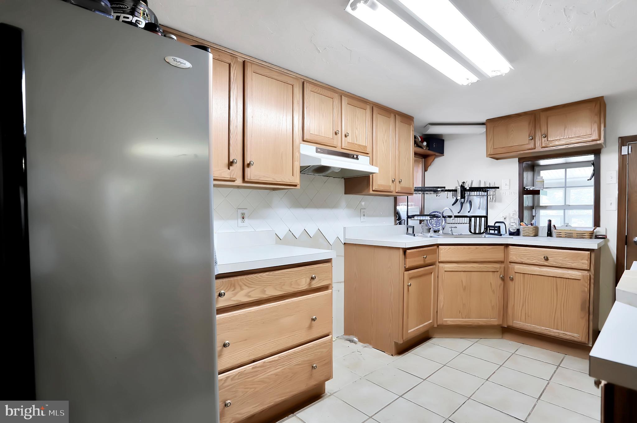 8802 Mapleville Road Mount Airy, MD 21771 - Photo 6 of 31 Kitchen