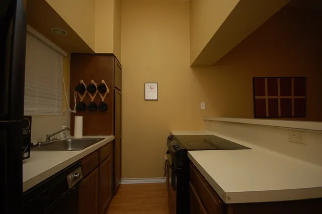 $1,800 | 1908 San Antonio Street, Unit 312, Austin, TX 78705