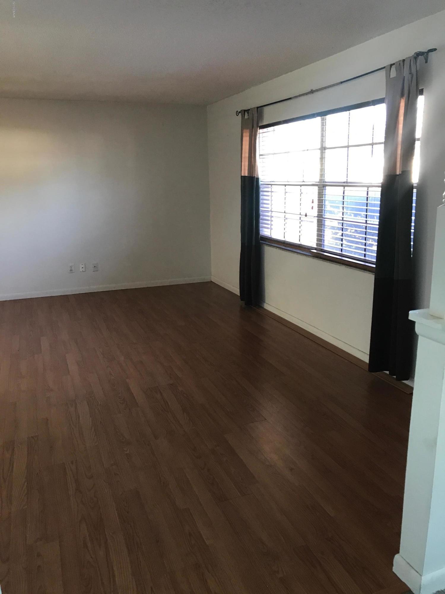 1113 Morgan Road Port Orange, FL 32129 - Photo 4 of 26 Living Room