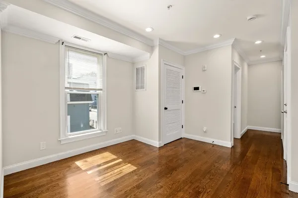 $2,700 | 39 West Walnut Street, Unit 1, Boston, MA 02119