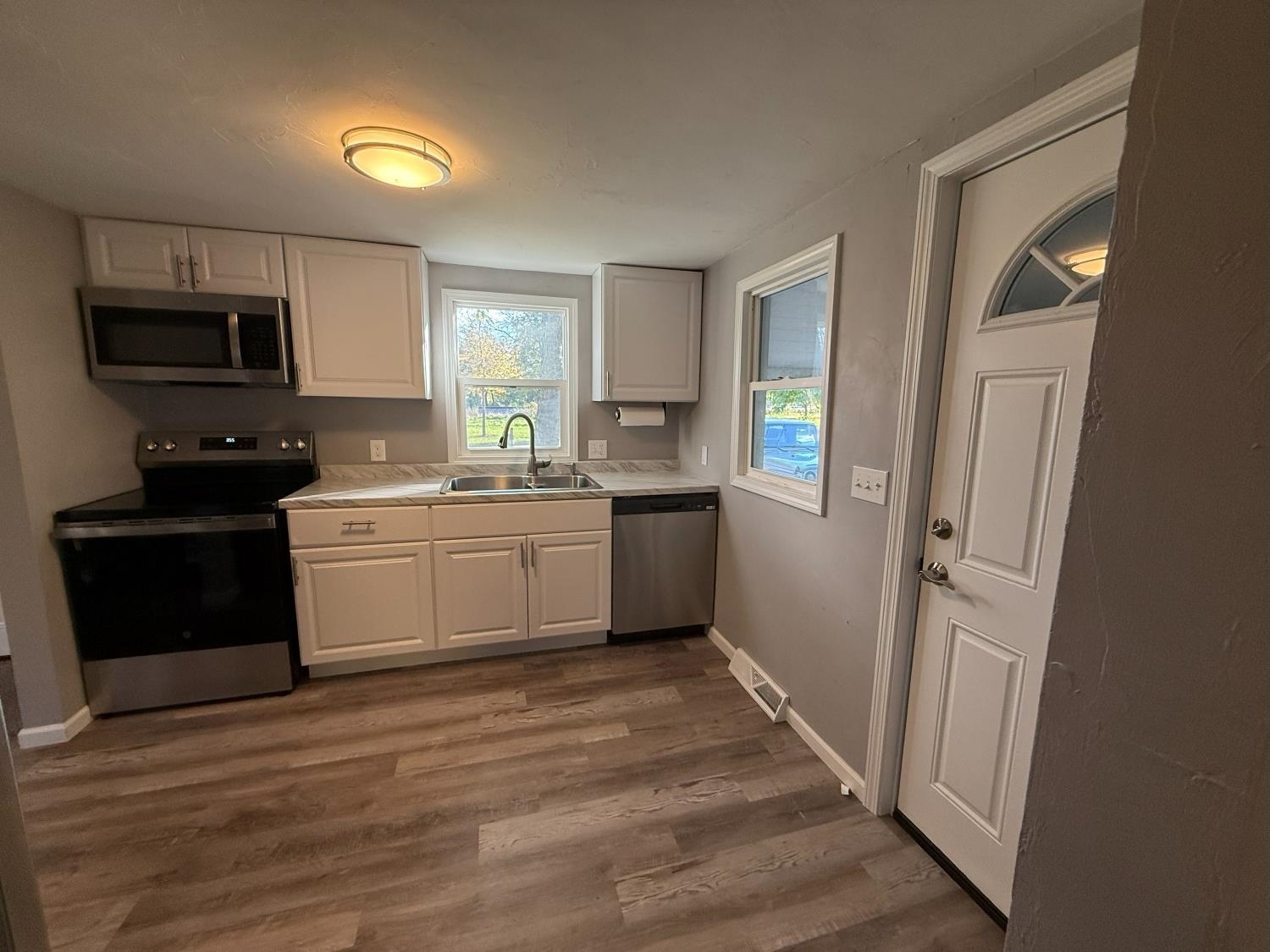 1620 East Randall Avenue Appleton, WI 54911 - Photo 6 of 30